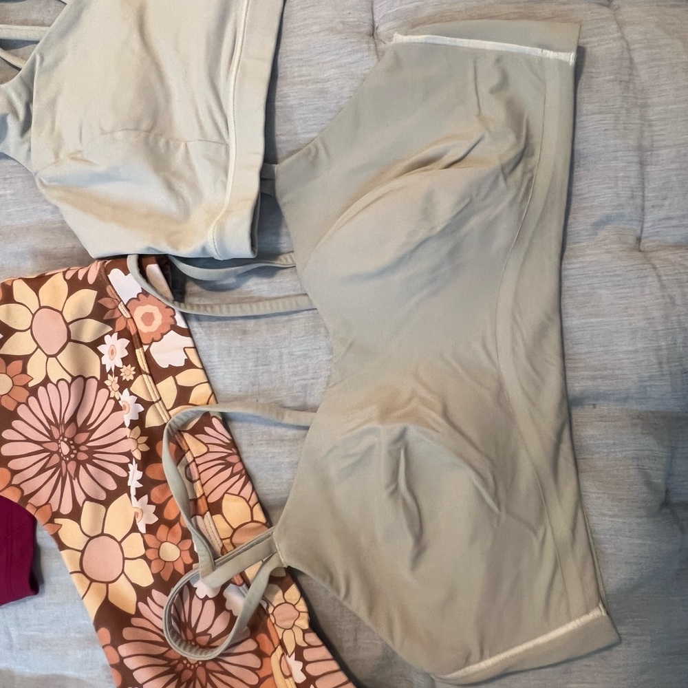 Sports Bra Bundle - Picture 2 of 6